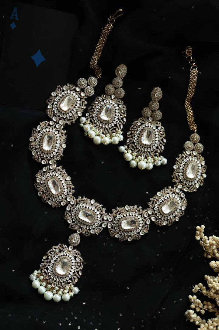 Abia Victorian Necklace Set