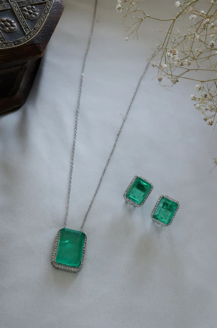 Clara Emerald Green Necklace Set