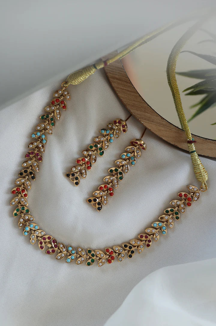 Brynlee Multicolored Jadau Necklace Set