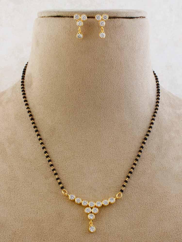 GOLDEN AMINA PENDANT MANGALSUTRA SET