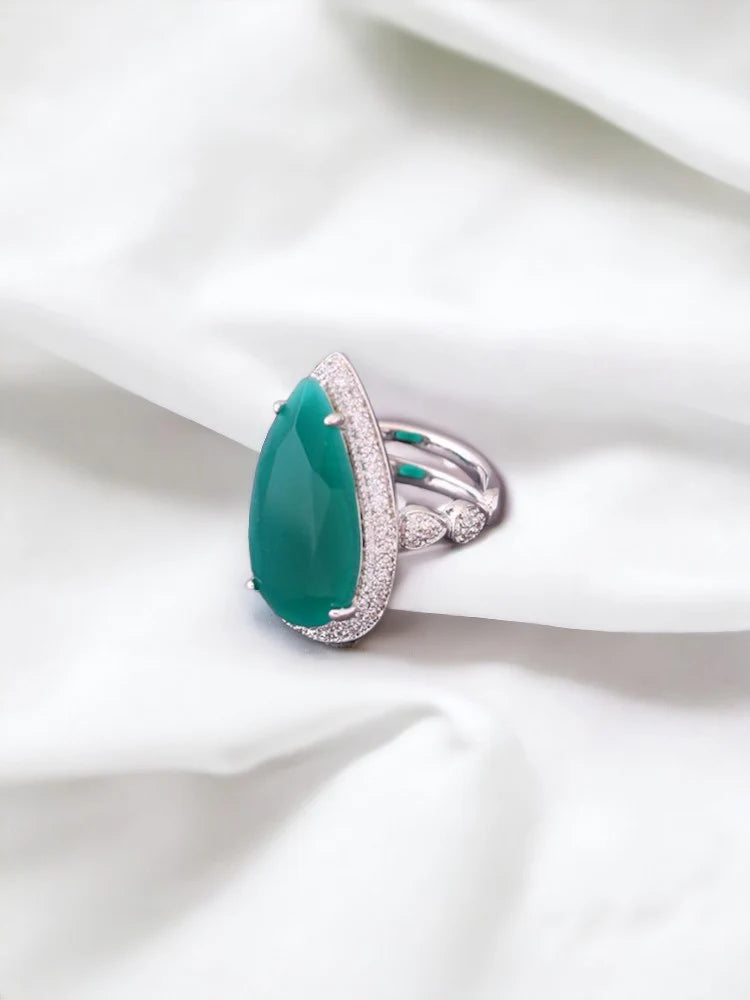 EMERALD ALEXANDRA ADJUSTABLE RING