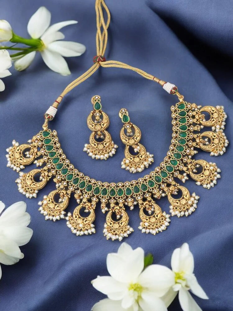 Emerald Amulya Antique Jewellery Set