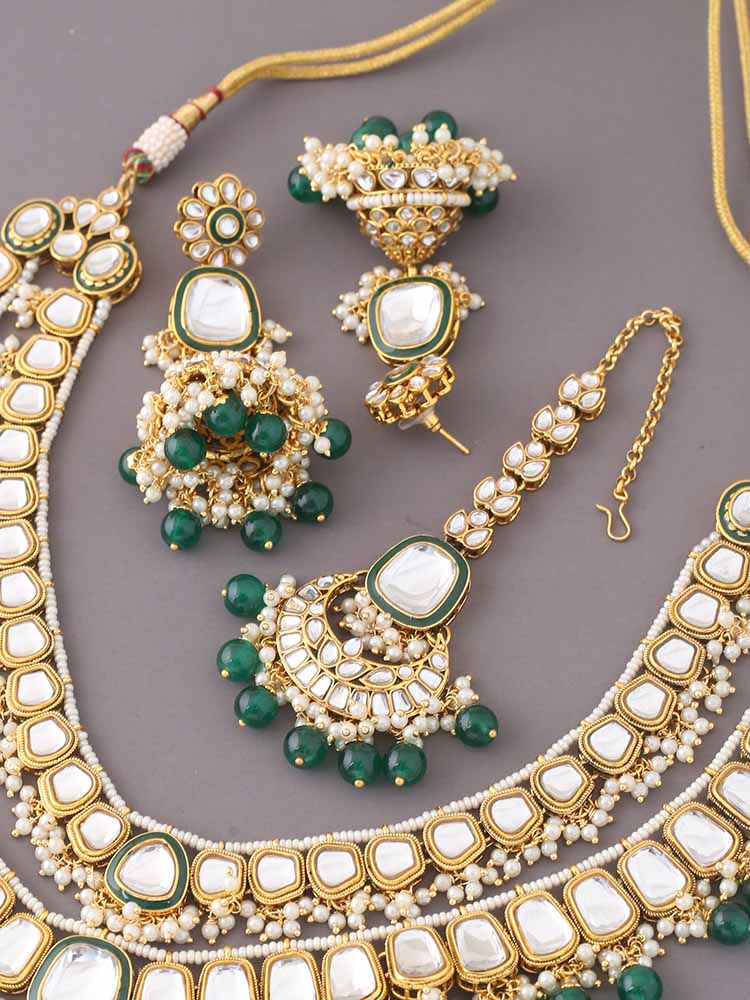 EMERALD ARCHISHA JEWELLERY SET