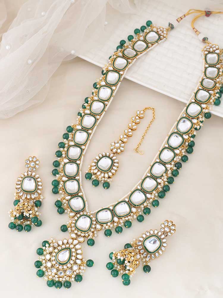 EMERALD DHARUNA JEWELLERY SET