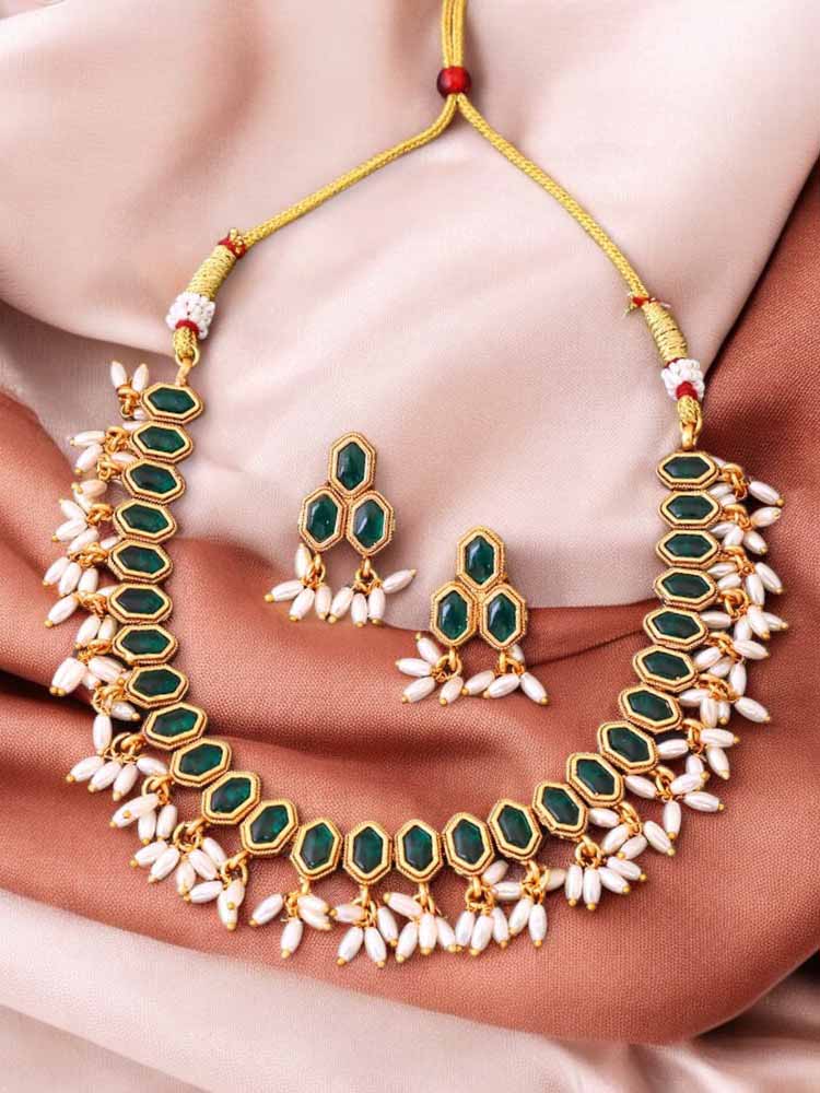 Emerald Nilakantha Antique Jewellery Set