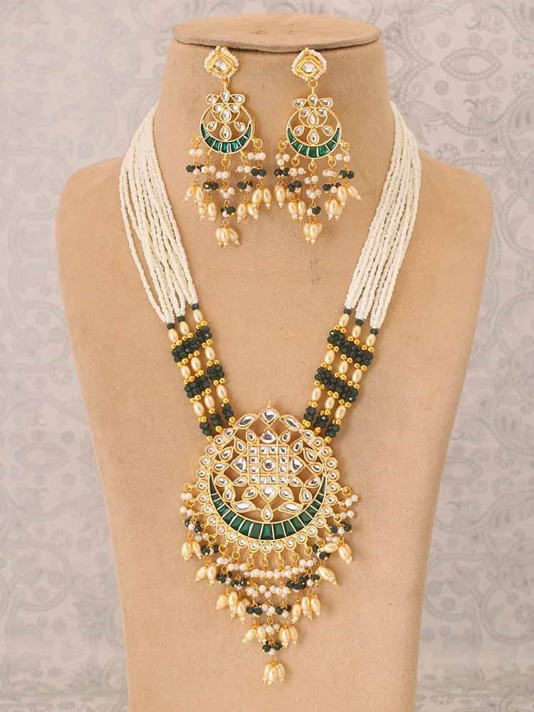 EMERALD VARNIKA JEWELLERY SET