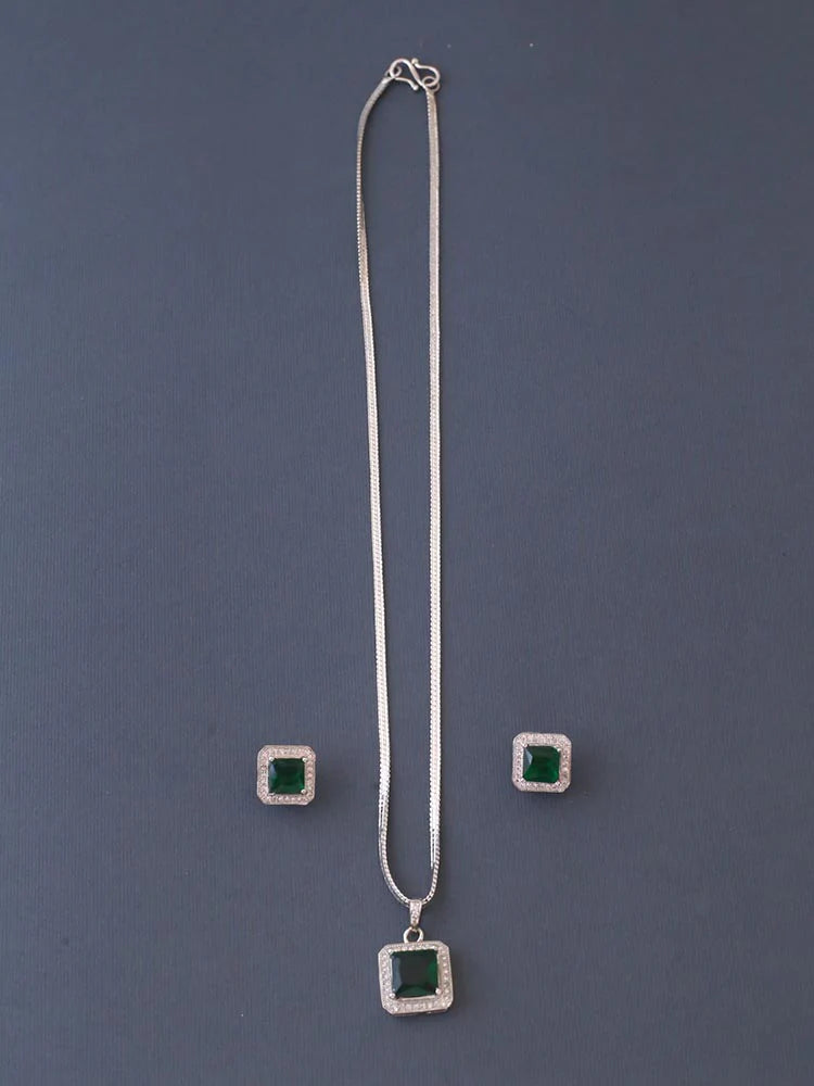 EMERALD ZYDE PENDANT SET