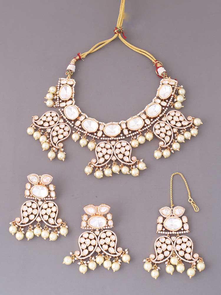 GOLDEN ARINA JEWELLERY SET