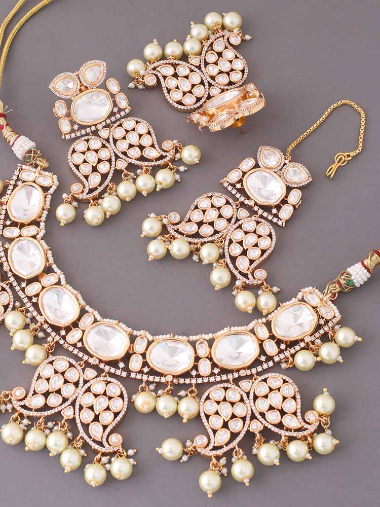 GOLDEN ARINA JEWELLERY SET