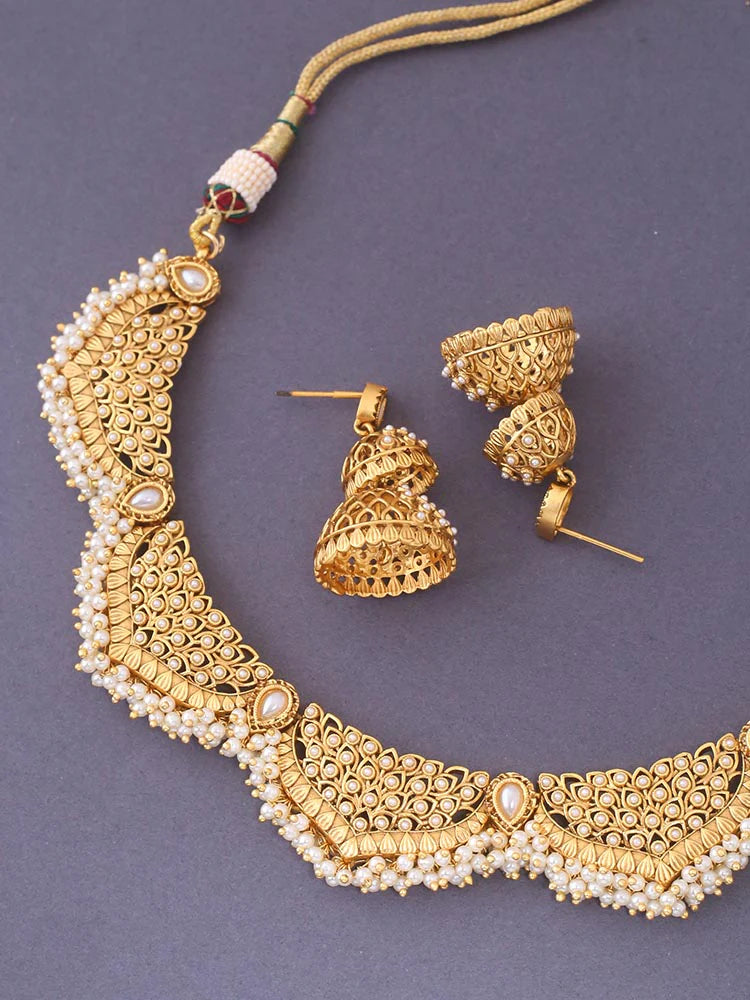 GOLDEN AVYAN JEWELLERY SET