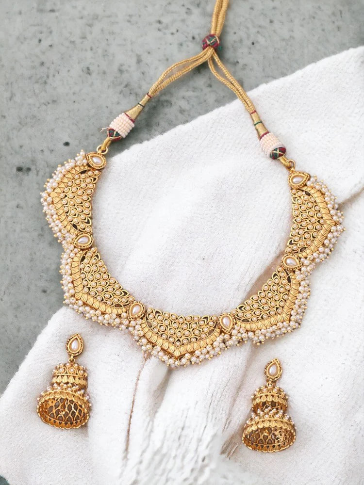 GOLDEN AVYAN JEWELLERY SET