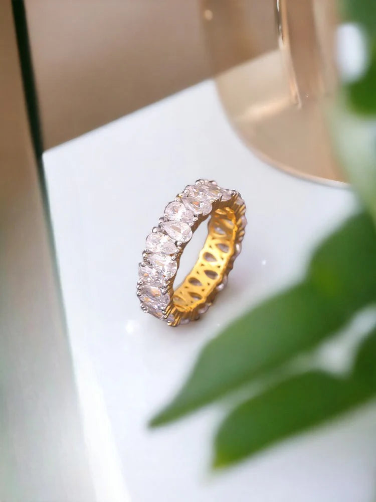 GOLDEN GUNJAN ZIRCONIA RING