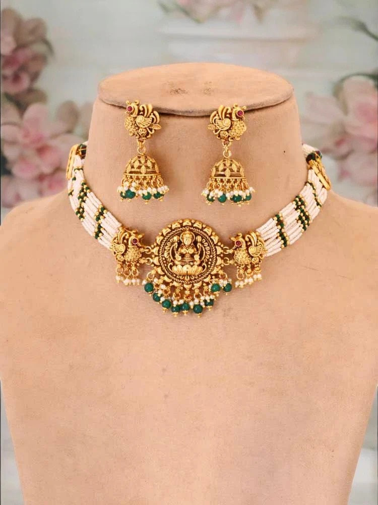 Golden Jayathi Temple Jewellery Set