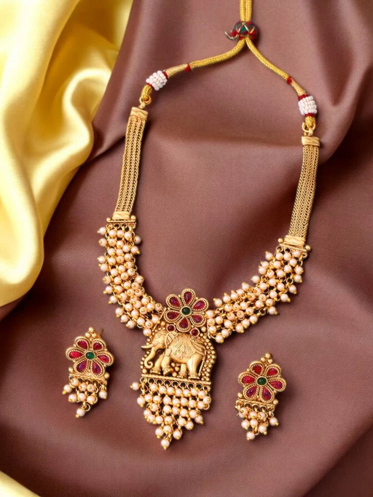 Golden Kapali Temple Jewellery Set