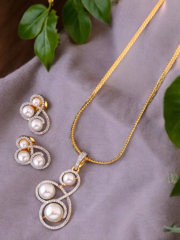 GOLDEN KATHRINA PENDANT SET