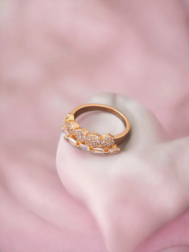 GOLDEN OJAL ZIRCONIA RING