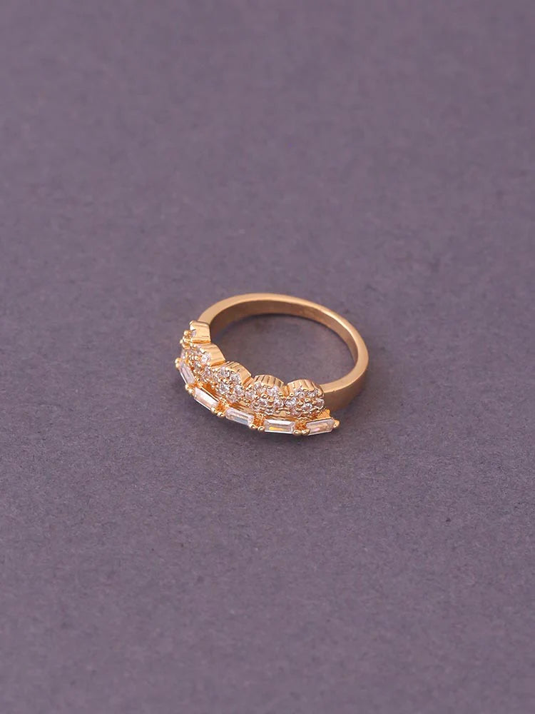 GOLDEN OJAL ZIRCONIA RING