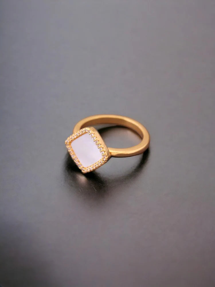 GOLDEN POLYXENI ADJUSTABLE RING