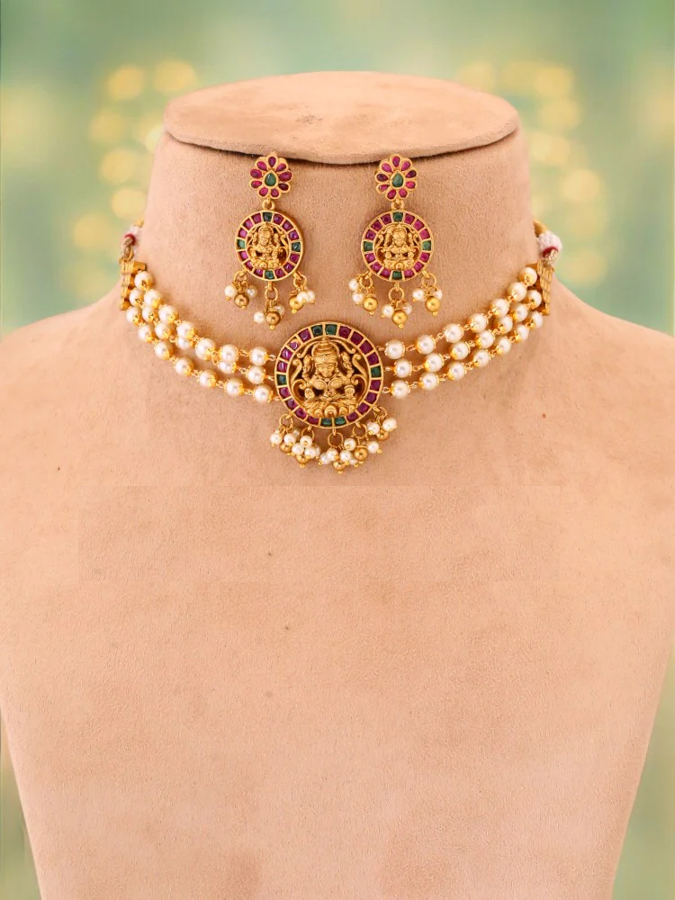 Golden Vishwanatha Temple Jewellery Set