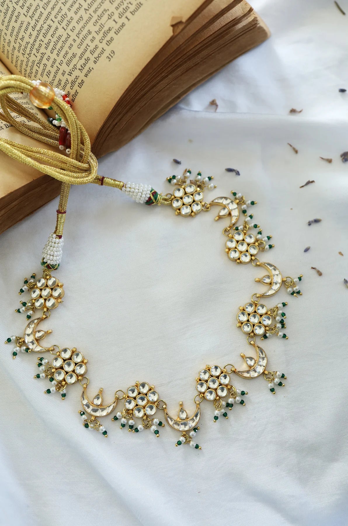 Amika Kundan & Pearl Necklace