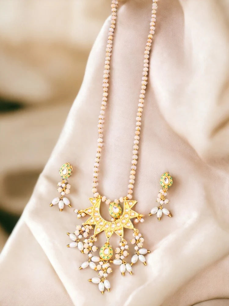 GOLDEN ANANYA JEWELLERY SET