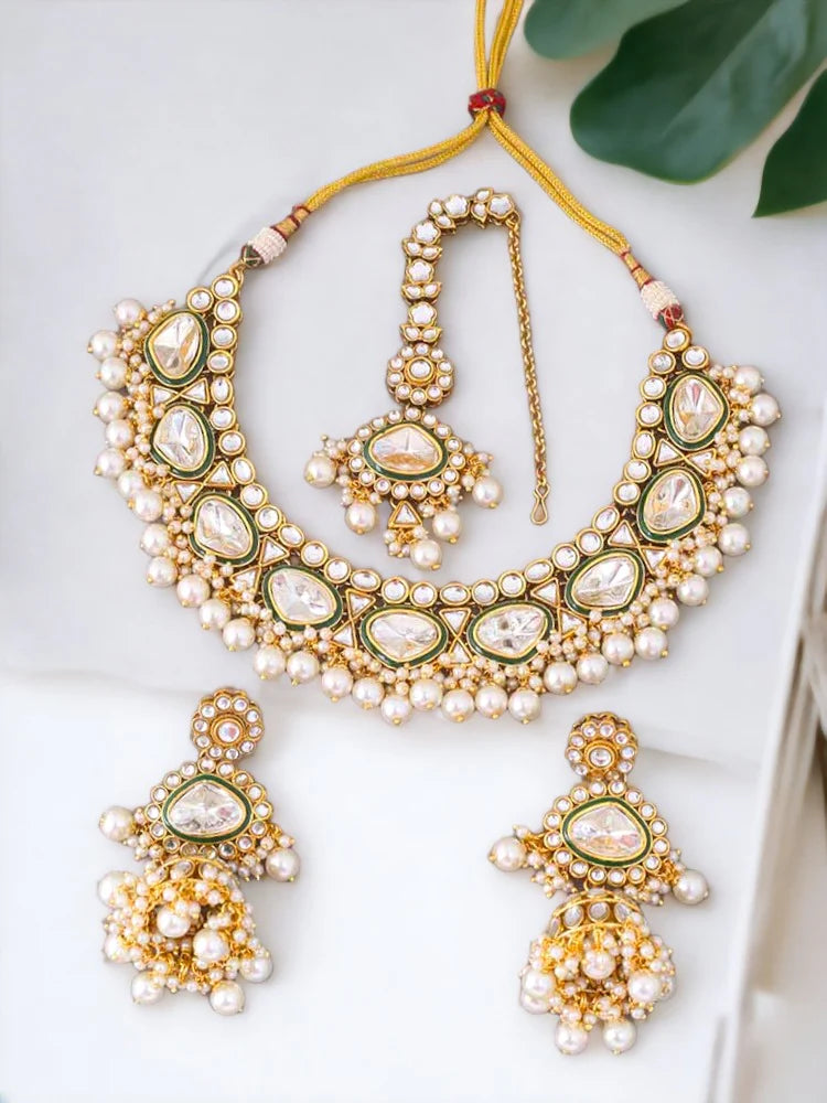 IVORY INDRANI JEWELLERY SET