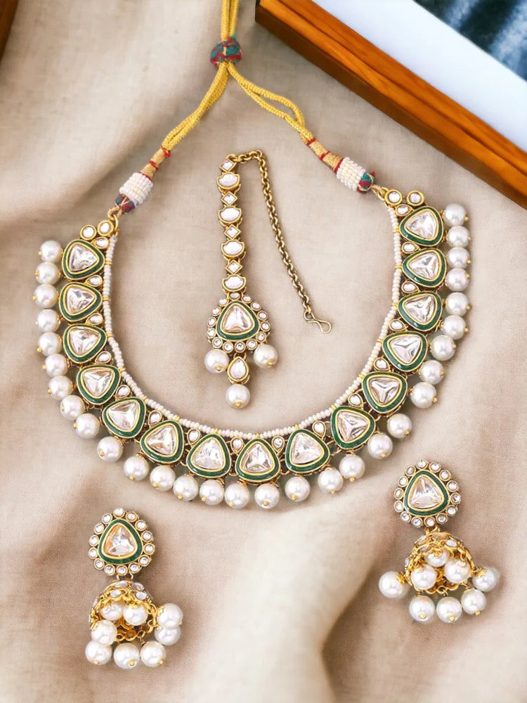 IVORY NEELAM JEWELLERY SET