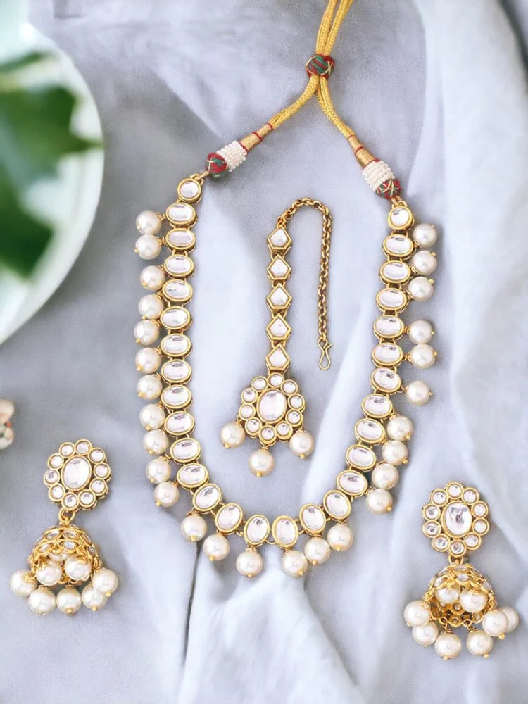 IVORY RUSHIKA JEWELLERY SET