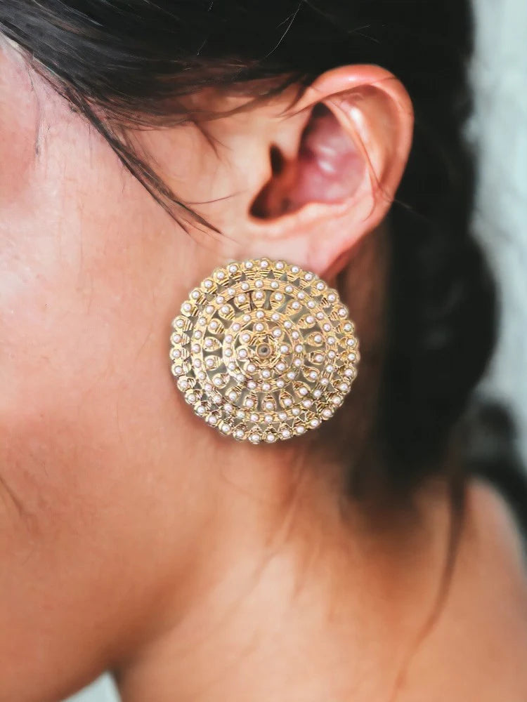 IVORY VAMIKA STUDS