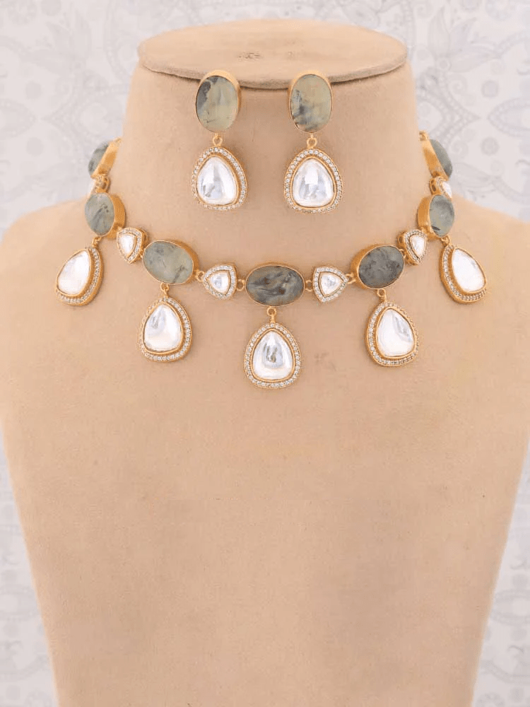 OLIVE AAVYA JEWELLERY SET