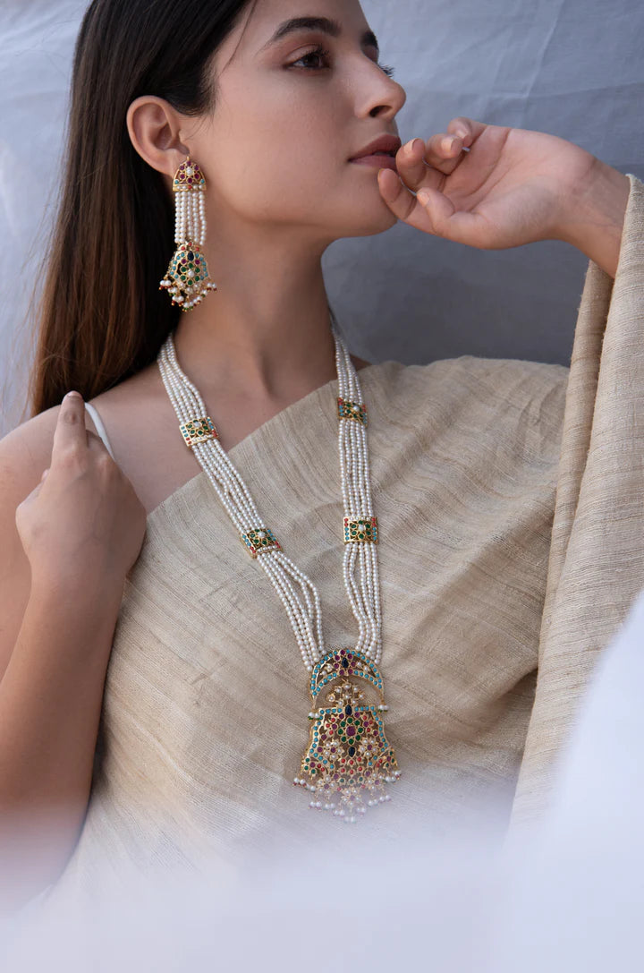 Aamira Jadau Necklace Set